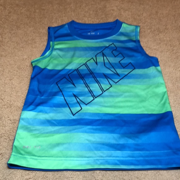 4 Nike size 4 shirts - Picture 2 of 6